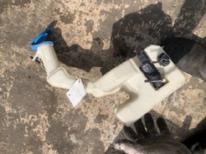 Volkswagen Passat 3.5C 2012-2015 Front Washer Bottle