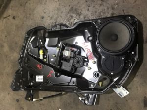 Volkswagen Passat 3.5C 2012-2015 RF Door Regulator Motor
