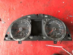 Volkswagen Passat B7 2005-2015 Speedo