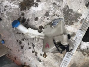 Volkswagen Passat B7 2005-2015 Front Washer Bottle