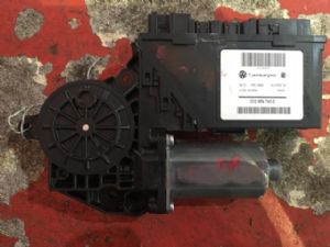 Porsche Cayenne 957 2008-2010 RF Door Regulator Motor