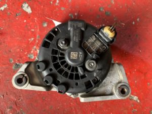 Opel Zafira C 2011-2017 Alternator