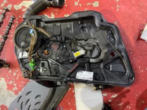 Volvo V60 2012-2015 LF Door Regulator Motor