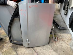 Chevrolet Epica V250 2010-2014 RF Door Complete