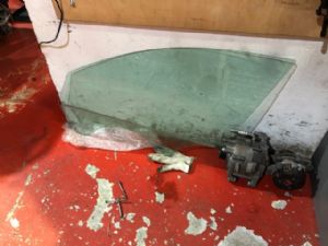 Jaguar XE Series X760 2015-2017 LF Door Glass