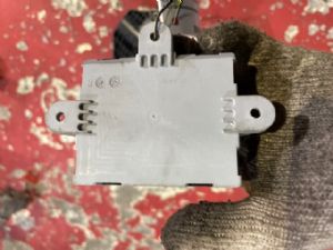 Jaguar XE Series X760 2015-2017 LF Door Control Module