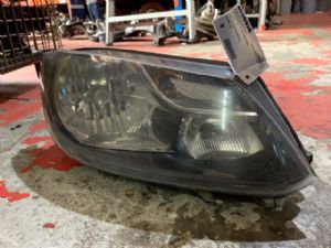 Volkswagen Caddy Type 2K 2003-2009 R Headlight (Halogen)