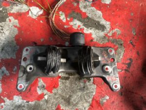 BMW 7 Series 740LI F02 Rear Engine Mount Bracket