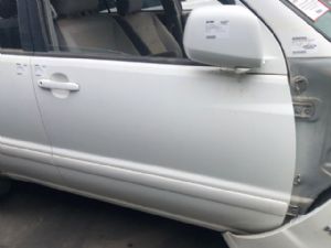Toyota Kluger MCU28 10/03-07/07 RF Door Complete