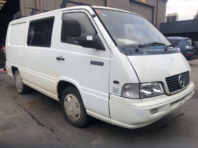 Mercedes-Benz MB100 MB100