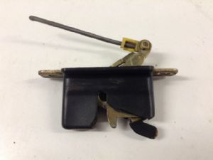 Mazda 121 DB1032 11/93-12/95 Boot Lid Catch Assembly