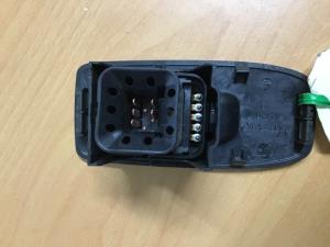 Mitsubishi Pajero V77W LF Window Switch
