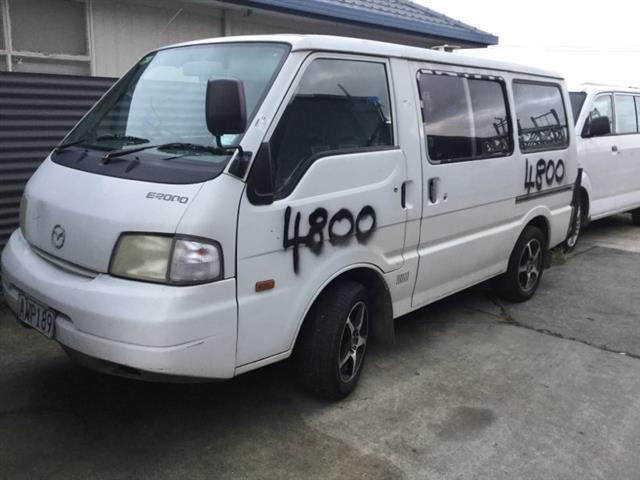 Mazda E2000 SK