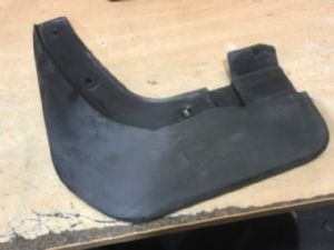 Mitsubishi Delica CV4W LF Mudflap