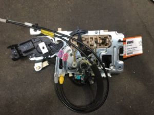 Toyota Vellfire ANH20 LR Door Lock Mechanism