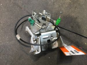 Toyota Vellfire ANH20 LR Door Catch