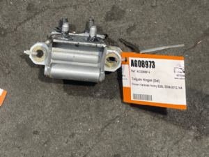 Nissan Caravan Homy E25L 2006-2012 Tailgate Hinges (Set)