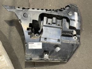 BMW 5 Series 520i LR Bumper Retainer