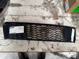 Audi Q7 4.5L 2011-2015 RH Grille