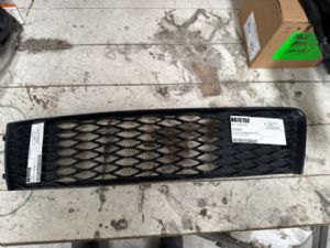 Audi Q7 4.5L 2011-2015 LH Grille
