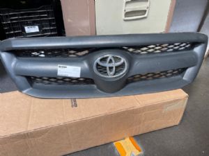 Toyota Hilux KUN26 02/05-07/08 Grille