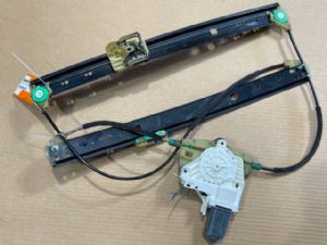 Audi Q7 4.5L 2011-2015 RF Door Elec Regulator