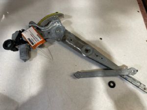 Toyota Highlander GSU55 2017-on LF Door Elec Regulator