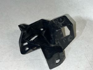 Lexus UX UX 250h 2018--on R Spotlight Bracket