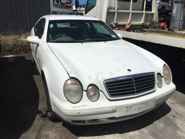 Mercedes-Benz CLK C208
