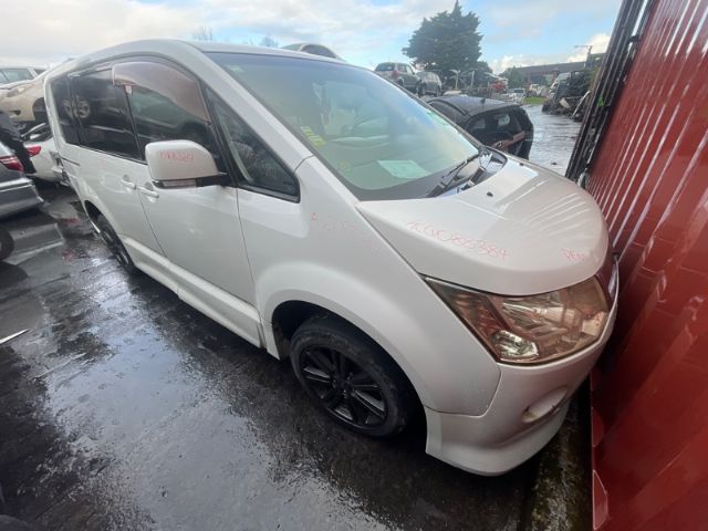 Mitsubishi Delica CV5W