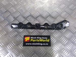 Nissan Pulsar C12 2013-2017 LR Bumper Retainer