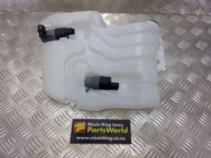 Nissan Dualis J10 02/07-08/09 Front Washer Bottle