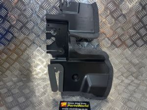 Nissan Navara D23 MNT 08/2015-2021 RF Vertical Air Guide