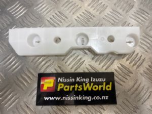 Nissan Serena C26 2010-2014 RF Bumper Retainer