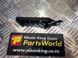 Nissan Tiida C11L 2008-2011 RF Bumper Retainer