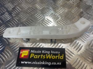 Nissan Tiida C11 2004-2007 RR Bumper Retainer
