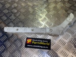 Nissan Bluebird Sylphy G11 2005-2010 LR Bumper Retainer