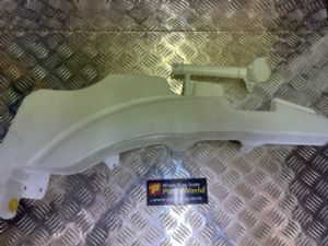 Nissan Navara D40 VSK 4WD 05/2010-2015 Front Washer Bottle