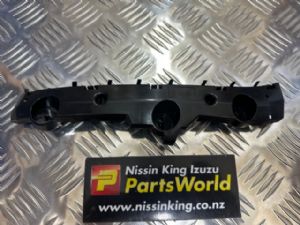 Nissan Leaf ZE1 2018-on LF Bumper Retainer