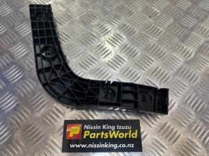 Isuzu MU-X UCS85 2012-2017 RR Bumper Retainer