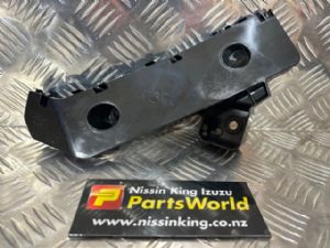 Isuzu MU-X UCS40 2020-on RF Bumper Retainer