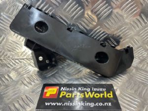Isuzu D Max TFR40 2WD 2020-2022 LF Bumper Retainer
