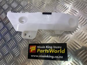 Isuzu MU-X UCS85 2017--> LF Bumper Retainer