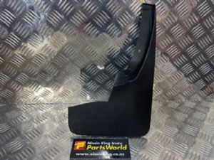 Nissan Navara D23 MNT 08/2015-2021 RF Mudflap
