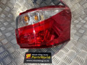 Isuzu MU-X UCS85 2017--> R Tail Light