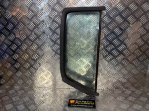 Nissan Navara D40 MNT 4WD 2010-2015 RR Quarter Glass