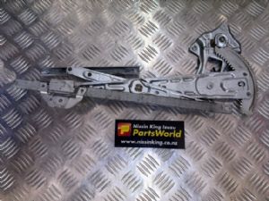 Nissan Caravan Homy E26 2012-2017 RF Door Elec Regulator