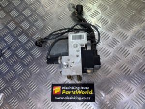 Nissan 350Z Z33 ABS Brake Unit