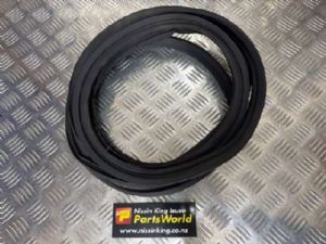 Isuzu MU-X UCS85 2017--> Tailgate Rubber