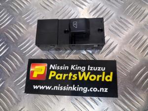 Nissan 350Z Z33 LF Window Switch
